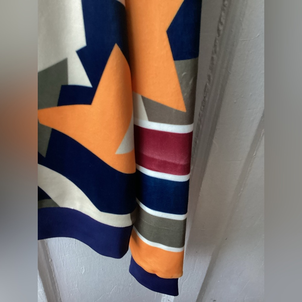Switch Remarkable Kings Sweatshirt - Picture 3 of 9